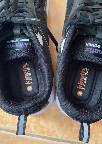 Siyah kadın spor ayakkabı - Görsel 3