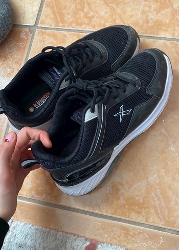 Siyah kadın spor ayakkabı - Görsel 2