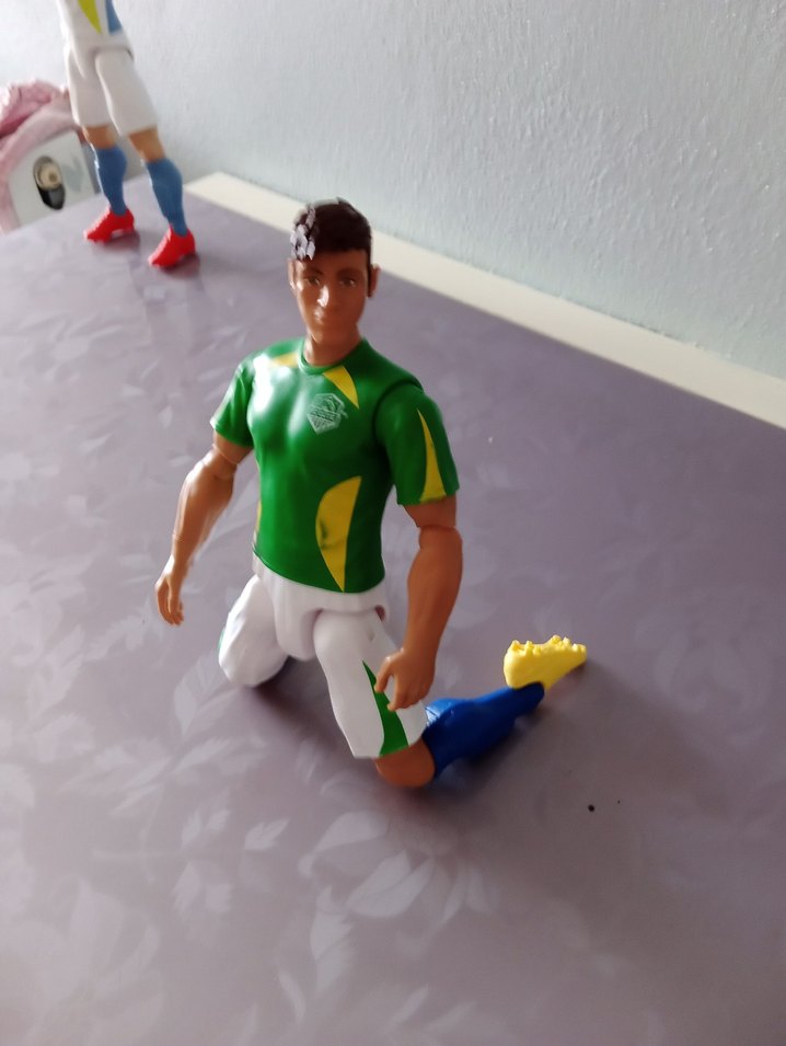 Yeşil Renkli Futbolcu Aksiyon Figürü Nemar JR - Görsel 3