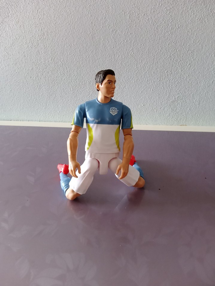 Mavi Renkli Futbolcu Figürü Suarez - Görsel 2