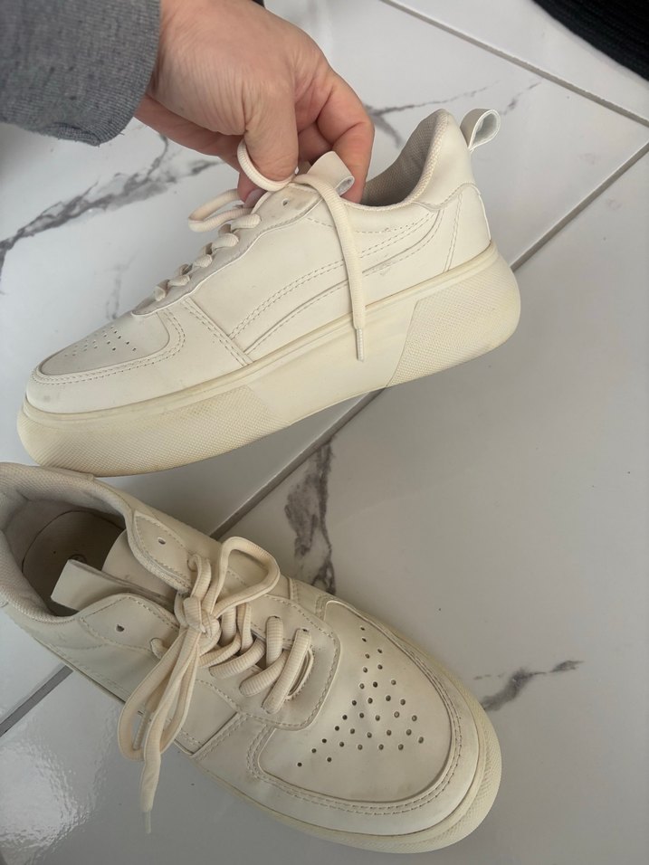 Lcw 37 numara krem renk spor ayakkabı - Görsel 2