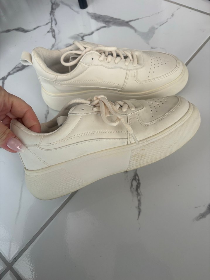 Lcw 37 numara krem renk spor ayakkabı - Görsel 3
