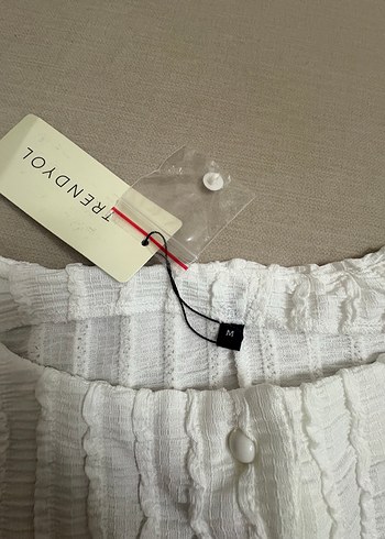 Trendyolmilla M beden Beyaz Kısa Kollu Pliseli Triko Bluz - Görsel 6