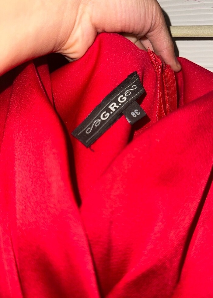 Kırmızı abiye - Görsel 4