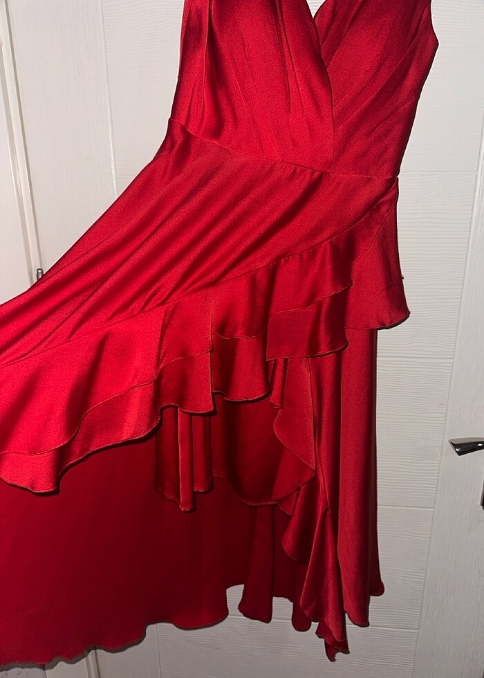 Kırmızı abiye - Görsel 2