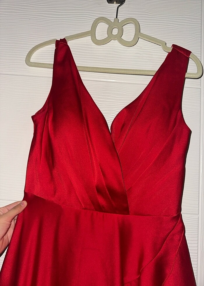 Kırmızı abiye - Görsel 3