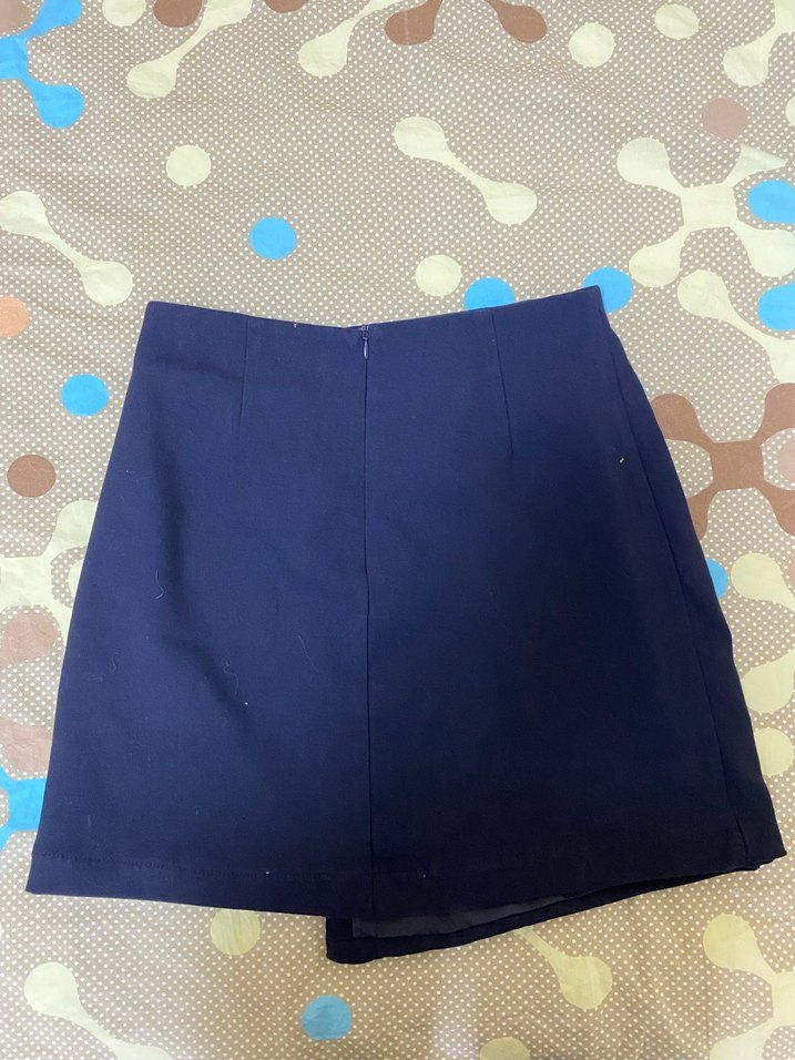 Kemer Detaylı Lacivert Mini Etek - Görsel 2