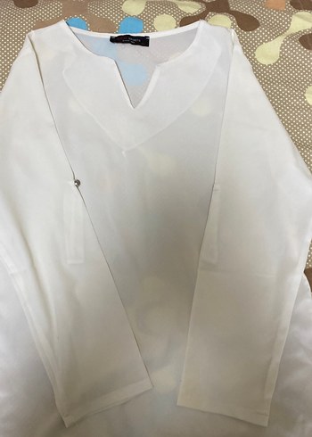 Beyaz V Yaka Transparan Kadın Gömlek - Görsel 2