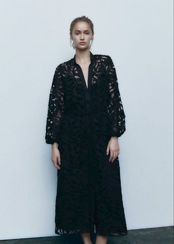 Zara Dantel Detaylı Siyah Uzun Gotik Elbise
