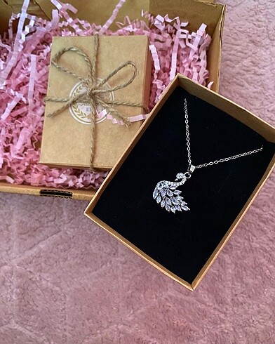 Swarovski Kuğu Kolye
