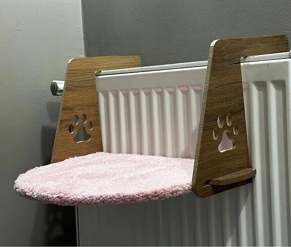 Kedi kalorifer yatağı