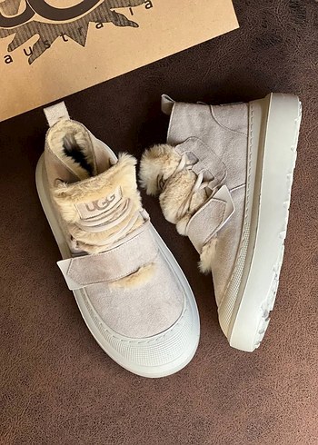 36 Beden UGG Bej Süet Kürklü Dolgu Topuk Bot