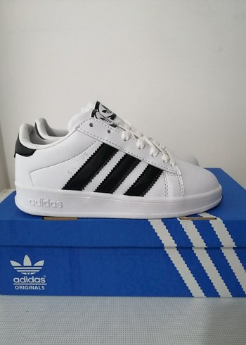 Diğer Beyaz Siyah Sneakers