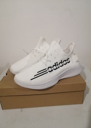 Adidas Erkek Beyaz Bağcıklı Spor Ayakkabı