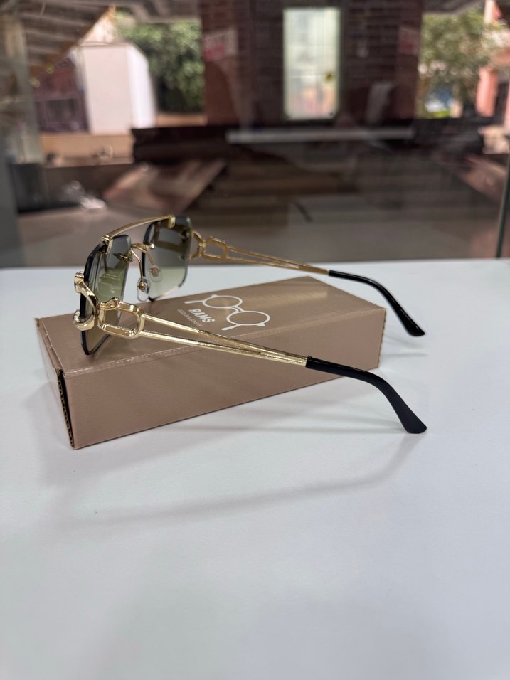 Detaylı Altın Renkli Kadın Gözlüğü - Görsel 3