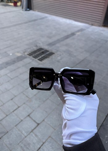 Prada Siyah Transparan Kadın Gözlük - Görsel 4