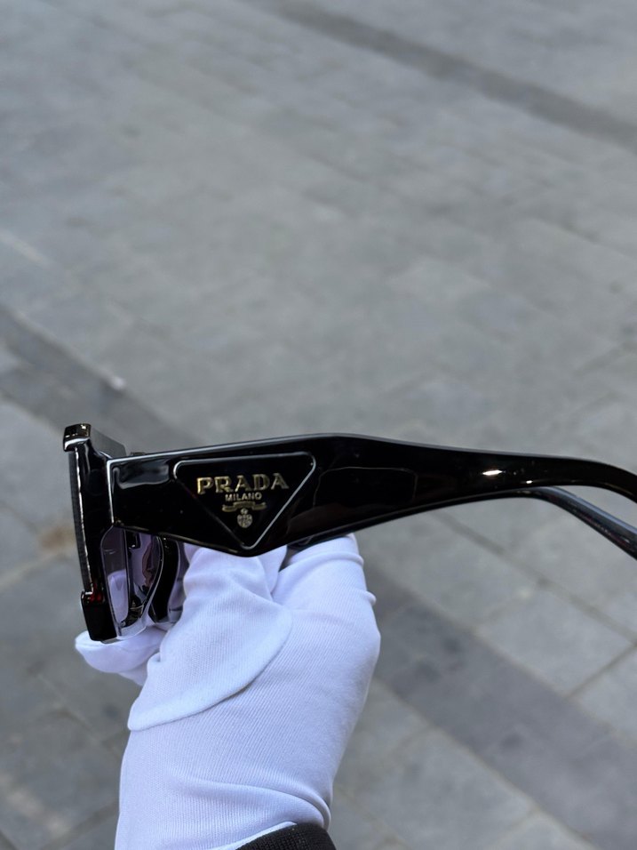 Prada Siyah Transparan Kadın Gözlük - Görsel 3