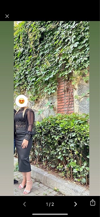 Siyah taşlı davet elbisesi