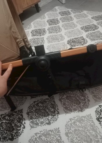 Bej ve gri bebek arabası - Görsel 4