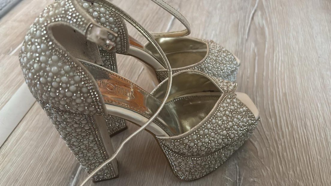 Gelin Beyaz İşlemeli Payetli Topuklu Kadın Ayakkabı - Görsel 2