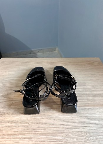 Siyah Tokalı Blok Topuk Kadın Klasik Ayakkabı - Görsel 5