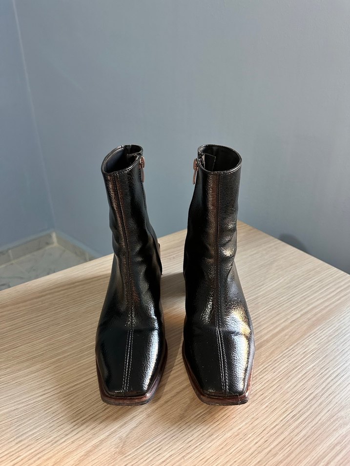 Siyah Tokalı Deri Kadın Bot - Görsel 2