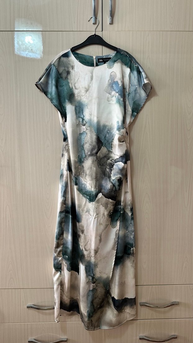 Kadın Gri Beyaz Batik Drapeli Uzun Elbise - Görsel 3