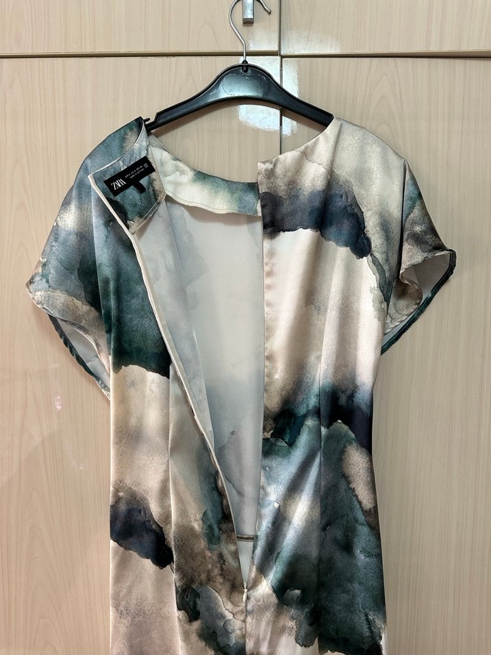 Kadın Gri Beyaz Batik Drapeli Uzun Elbise - Görsel 5