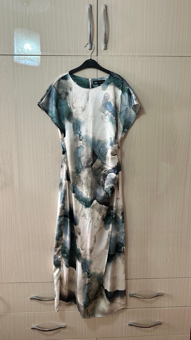 Kadın Gri Beyaz Batik Drapeli Uzun Elbise - Görsel 2