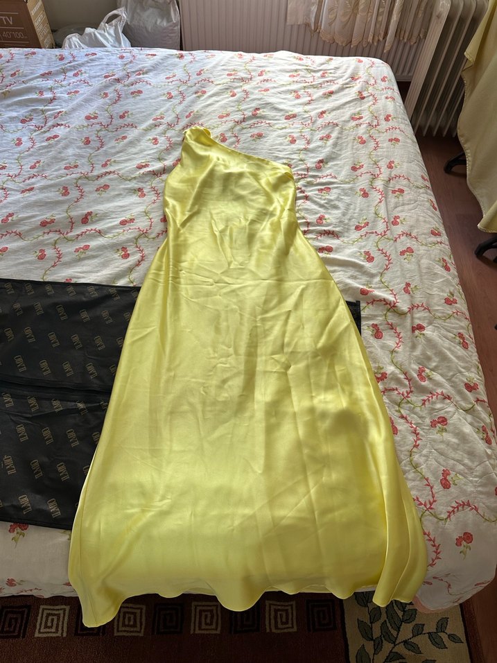 Sarı Tek Omuz Drapeli Uzun Elbise - Görsel 3