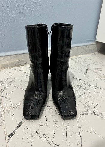 ZARA Parlak Siyah  Deri Blok Topuklu Kadın Bot - Görsel 3