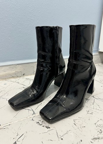 ZARA Parlak Siyah  Deri Blok Topuklu Kadın Bot - Görsel 4