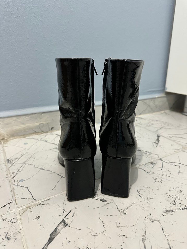 ZARA Parlak Siyah  Deri Blok Topuklu Kadın Bot - Görsel 2