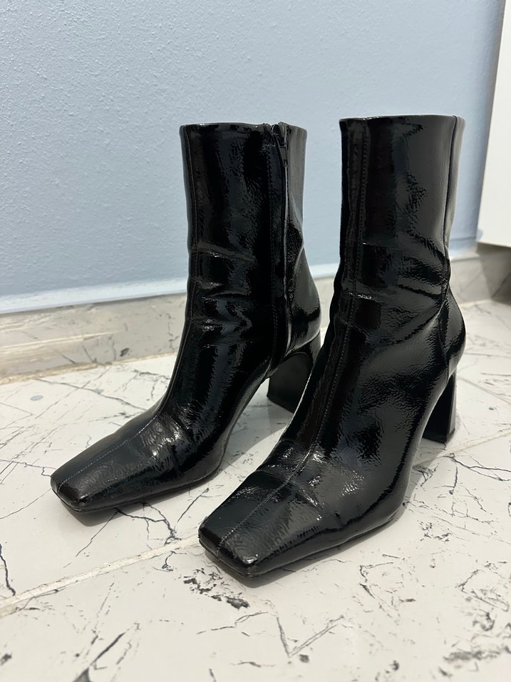ZARA Parlak Siyah  Deri Blok Topuklu Kadın Bot - Görsel 4