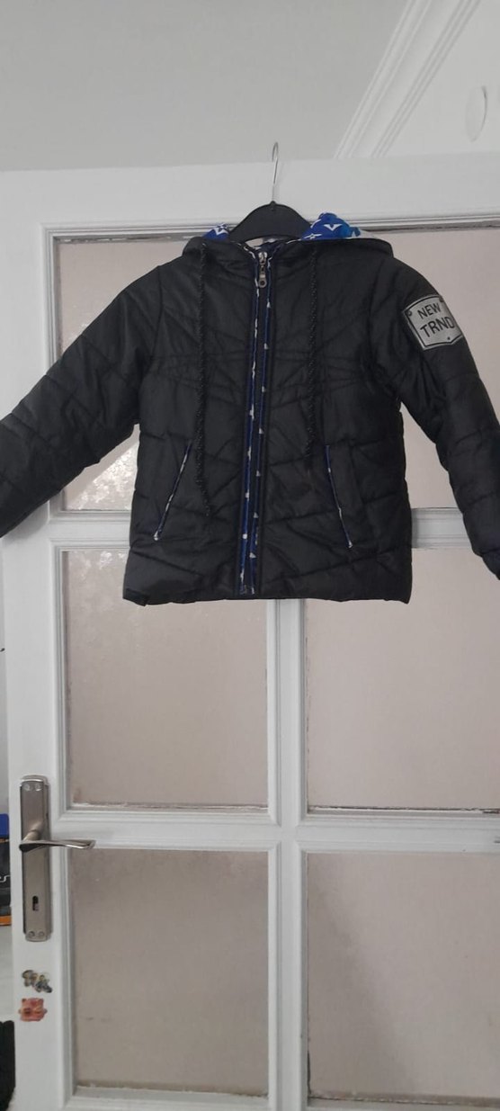 Erkek Çocuk Siyah Fermuarlı Kapüşonlu Mont - Görsel 3