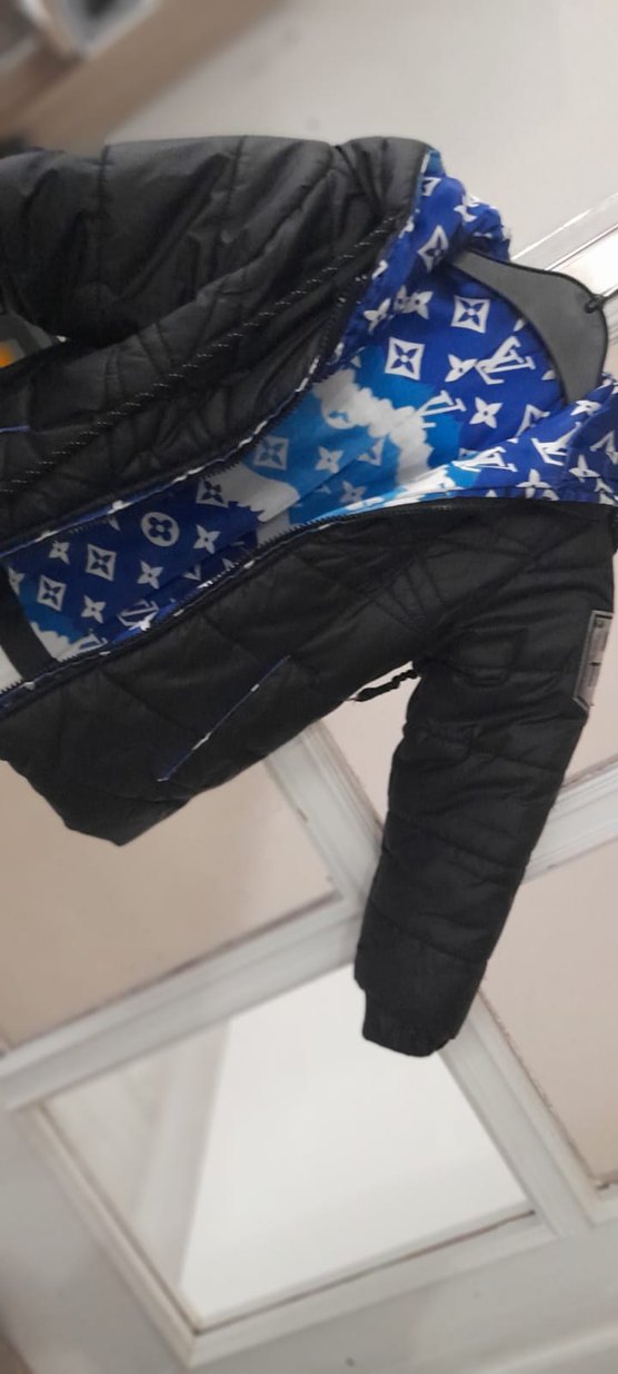 Erkek Çocuk Siyah Fermuarlı Kapüşonlu Mont - Görsel 5