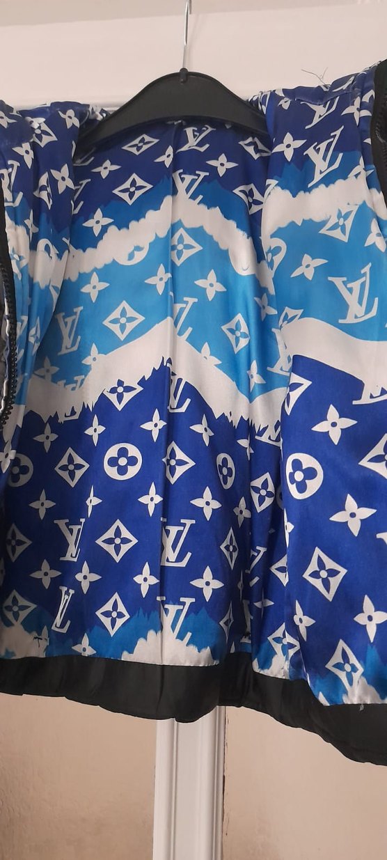 Erkek Çocuk Siyah Fermuarlı Kapüşonlu Mont - Görsel 4