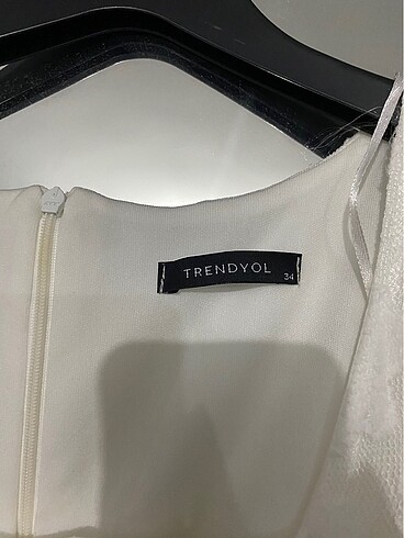 Trendyol & Milla Beyaz kısa elbise