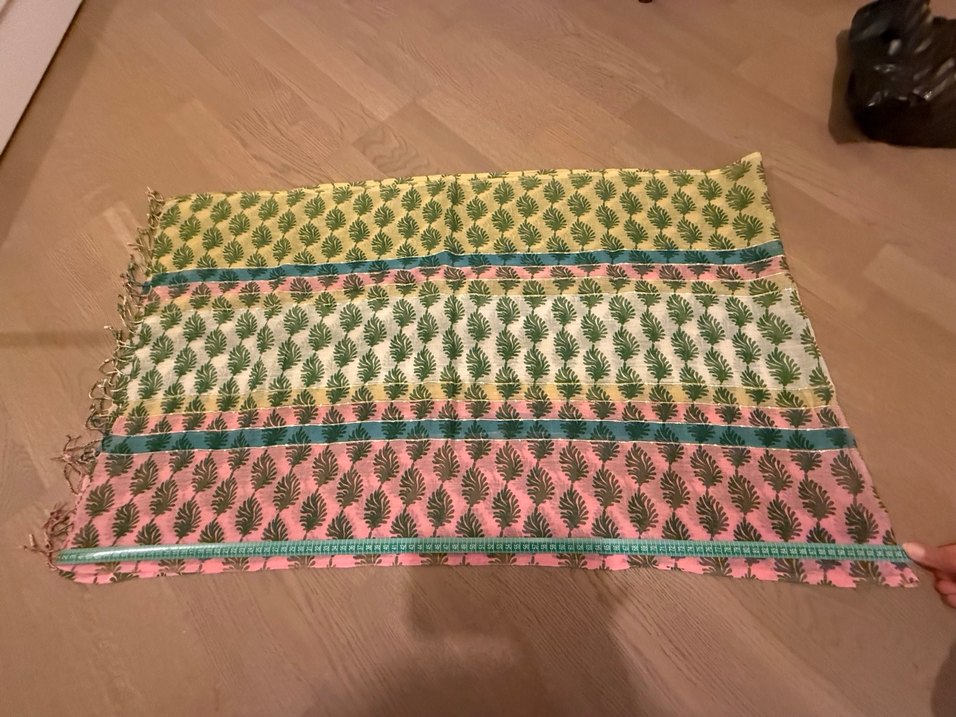 Yargıcı Kadın Şal - Görsel 3