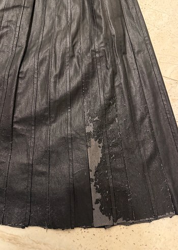 İpekyol Suni Deri Siyah Pileli Deri Etek - Görsel 3