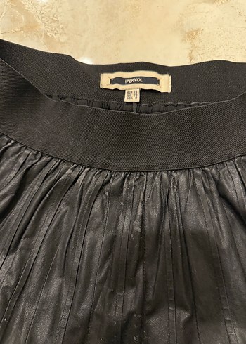 İpekyol Suni Deri Siyah Pileli Deri Etek - Görsel 4