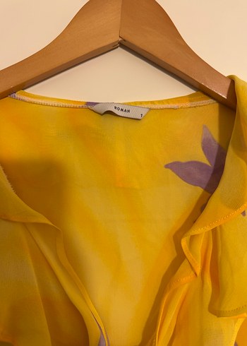 Roman marka Sarı Çiçekli Fırfırlı Kadın Bluz - Görsel 3