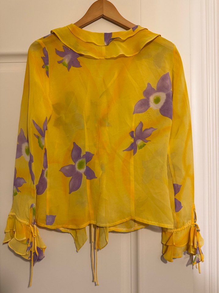Roman marka Sarı Çiçekli Fırfırlı Kadın Bluz - Görsel 2