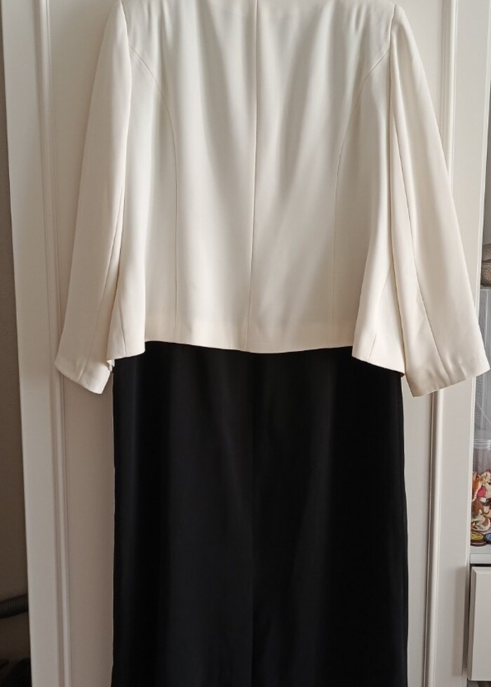 Blazer ceketli çiçek detaylı krem- siyah özel gün takımı - Görsel 3