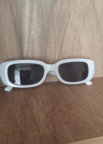 Beyaz Retro Güneş Gözlüğü