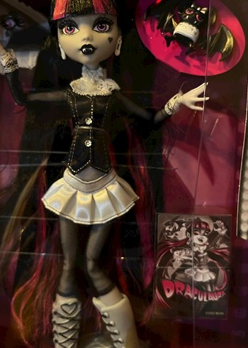  Beden Monster High Reel Drama Draculaura