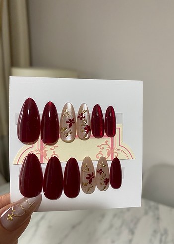 Bordo ve Çiçek Desenli Takma Tırnak - Görsel 2