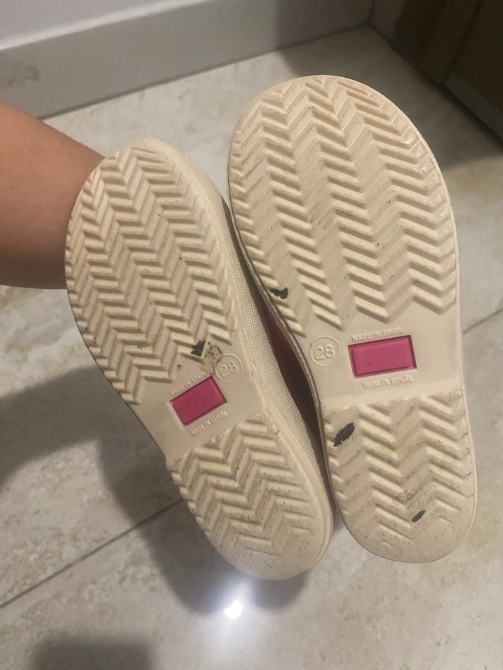 Kız Çocuk igor bot - Görsel 4