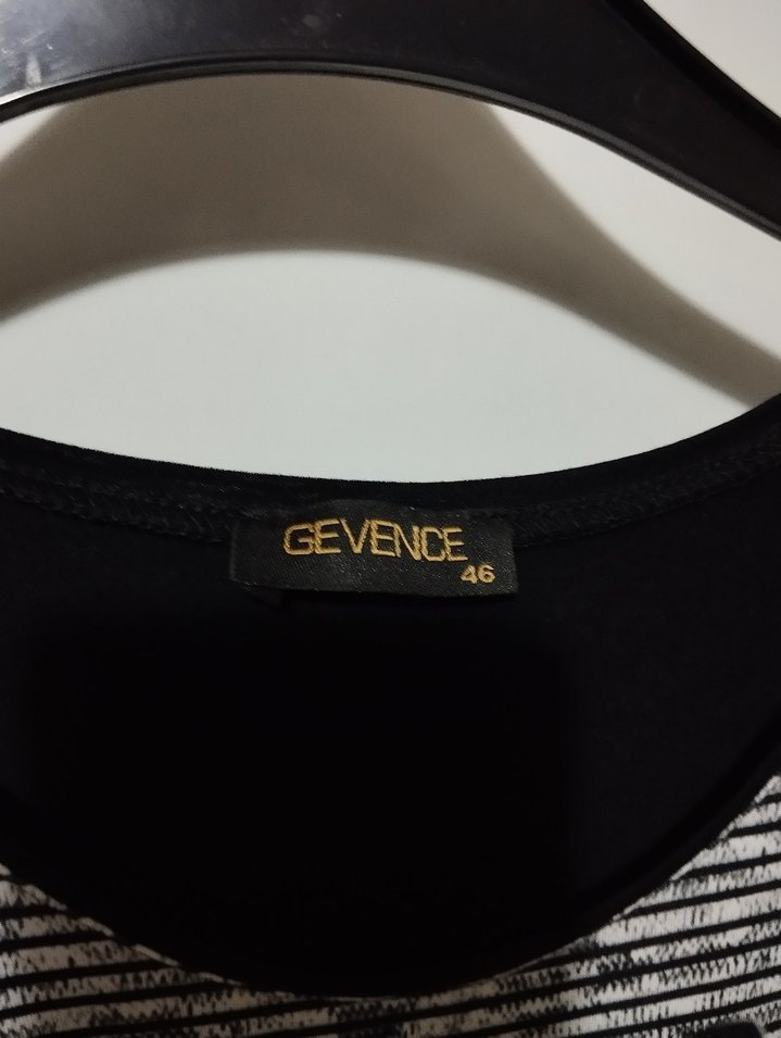 Siyah Gri Baskılı Kısa Kollu blüz - Görsel 3