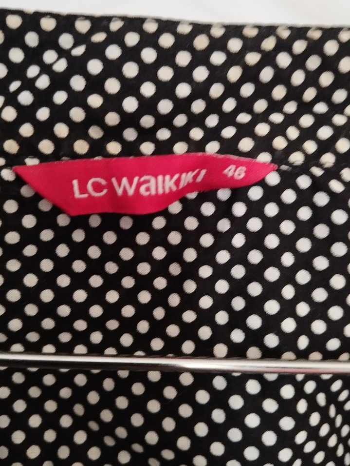 Gri Puantiyeli Düğmeli V Yakalı Kadın Gömlek - Görsel 3